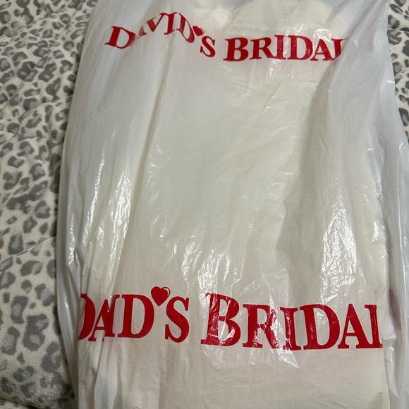 Wedding dress size 8 - Picture 4 of 6